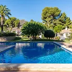 Marquerite Moraira, 5 Minutes From