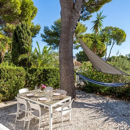 Marquérite Moraira, 5 Minutes From Teulada