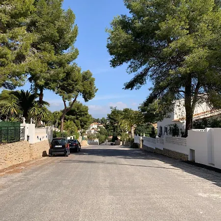 Marquerite Moraira, 5 Minutes From * Теулада