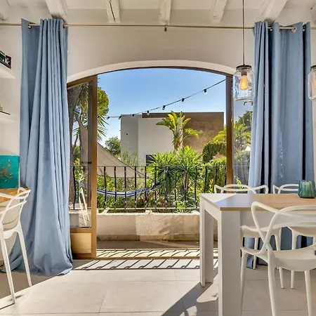 Marquerite Moraira, 5 Minutes From *