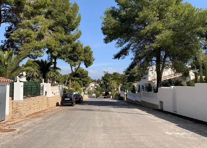 Marquerite Moraira, 5 Minutes From * Teulada