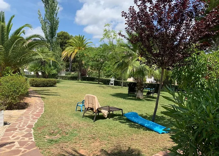 Marquerite Moraira, 5 Minutes From
