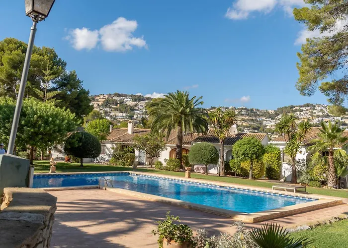 Marquerite Moraira, 5 Minutes From Vila *