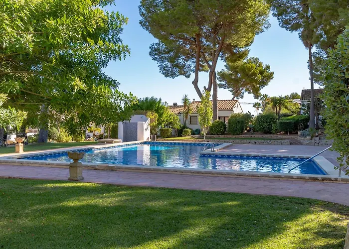 Marquerite Moraira, 5 Minutes From *