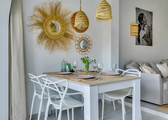 Marquerite Moraira, 5 Minutes From Vila *